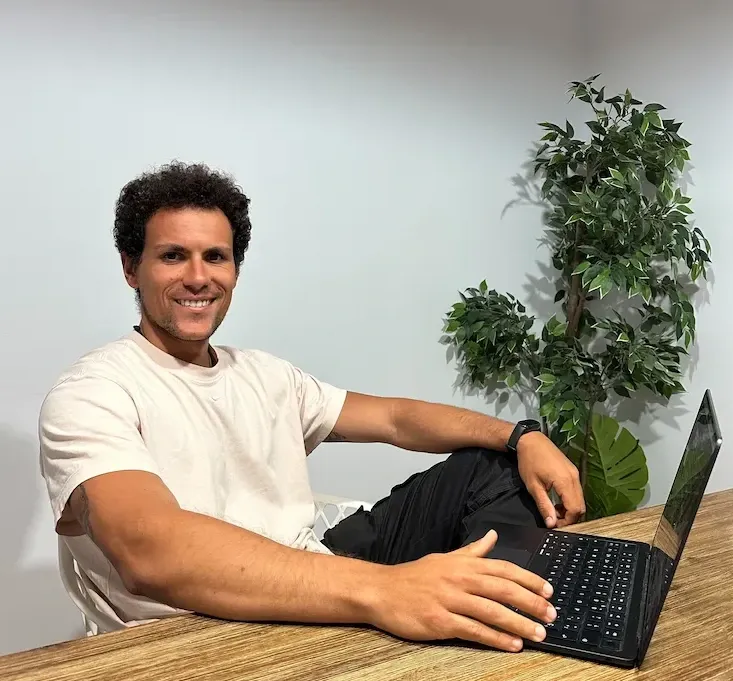 Álvaro Ortega Escot working as a freelance technical SEO consultant